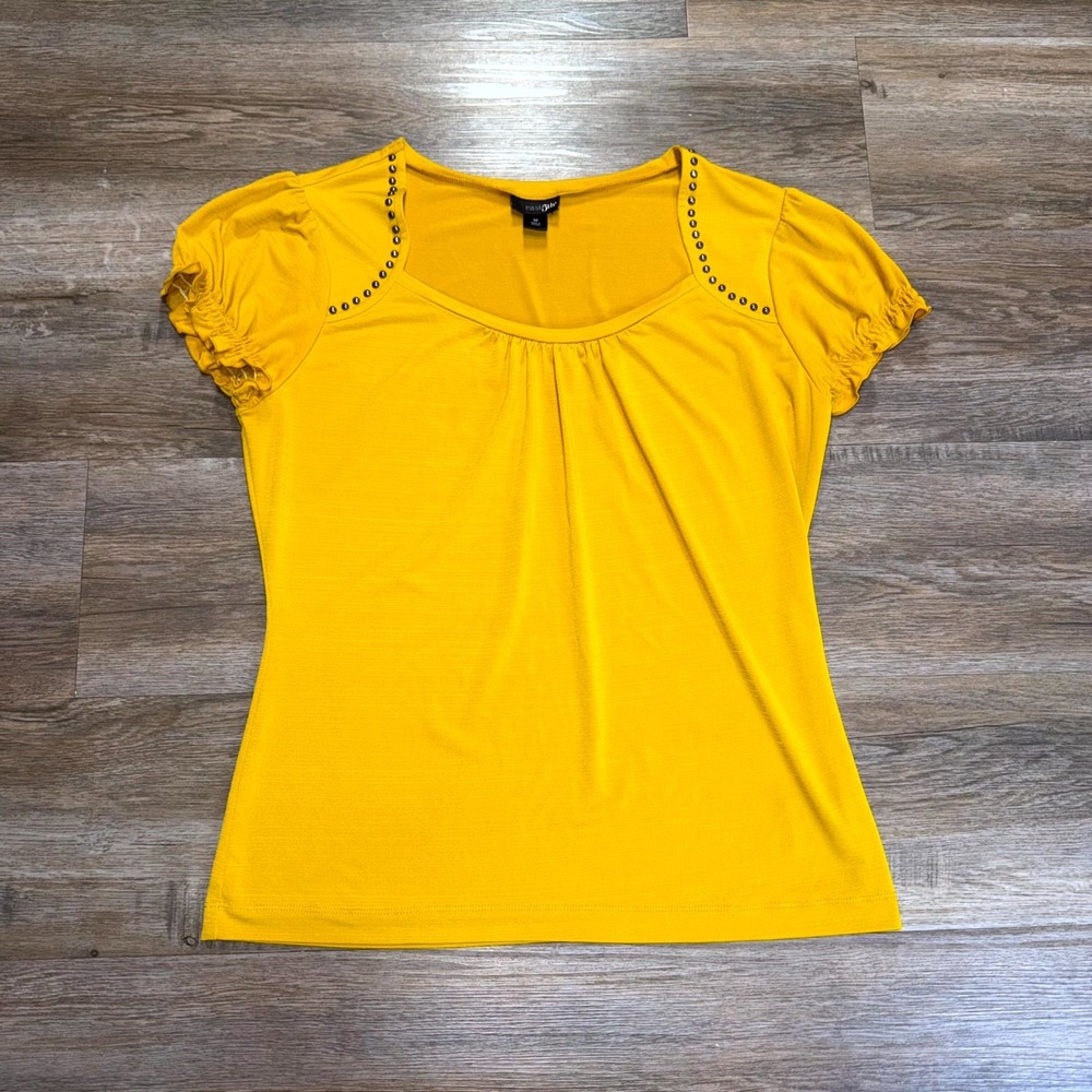East 5th Knit Top Womens Medium Yellow Metallic Studs Ruffle Cap Sleeve Pullover